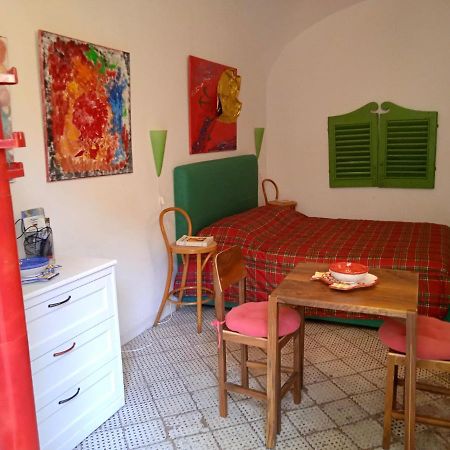 Appartamento Il Cortiletto, Spazio Alla Fantasia Napoli Esterno foto