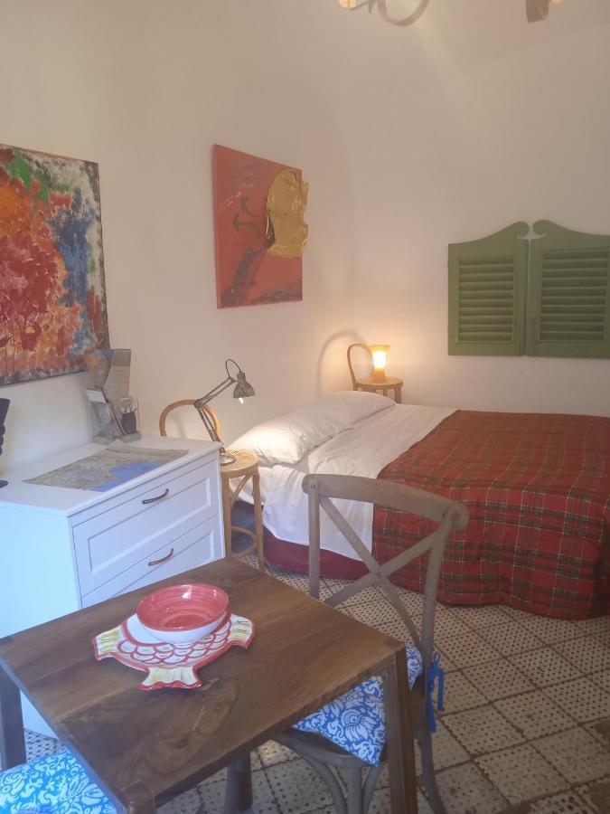 Appartamento Il Cortiletto, Spazio Alla Fantasia Napoli Esterno foto